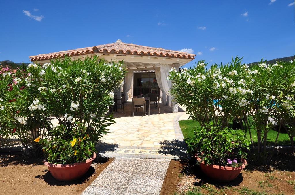 Affittacamere B&B La Villa Dei Graniti วิลลัสซีมีอุส ภายนอก รูปภาพ