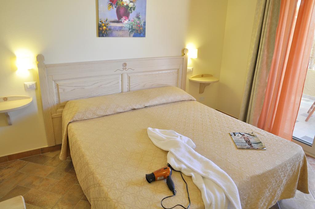 Affittacamere B&B La Villa Dei Graniti วิลลัสซีมีอุส ห้อง รูปภาพ