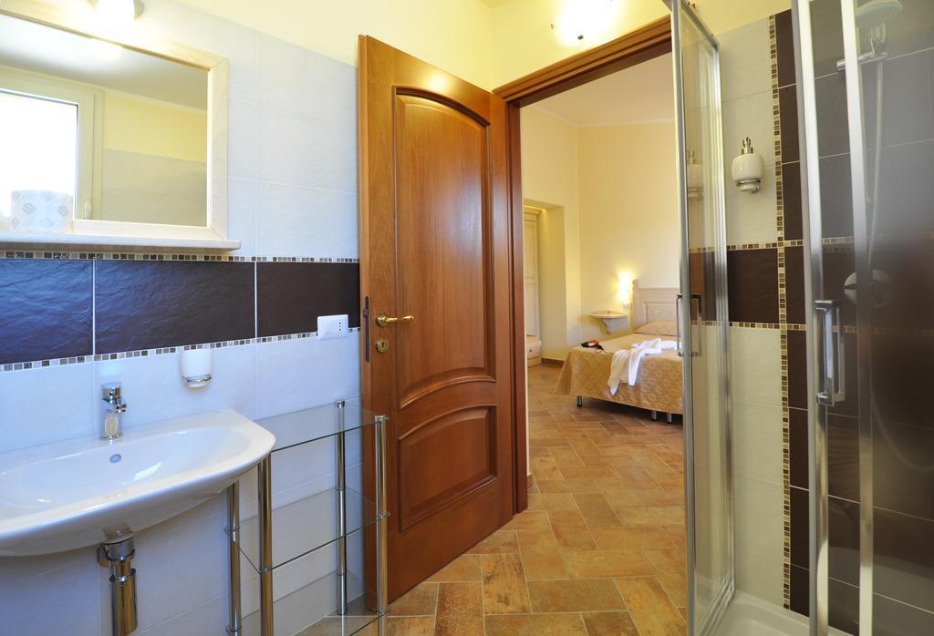 Affittacamere B&B La Villa Dei Graniti วิลลัสซีมีอุส ห้อง รูปภาพ