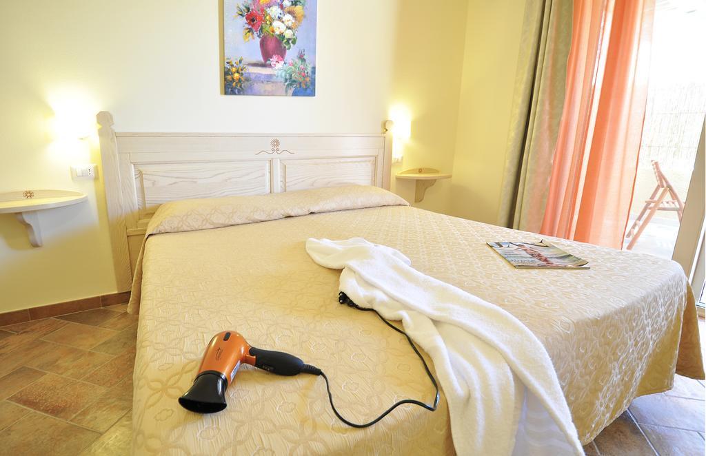 Affittacamere B&B La Villa Dei Graniti วิลลัสซีมีอุส ห้อง รูปภาพ