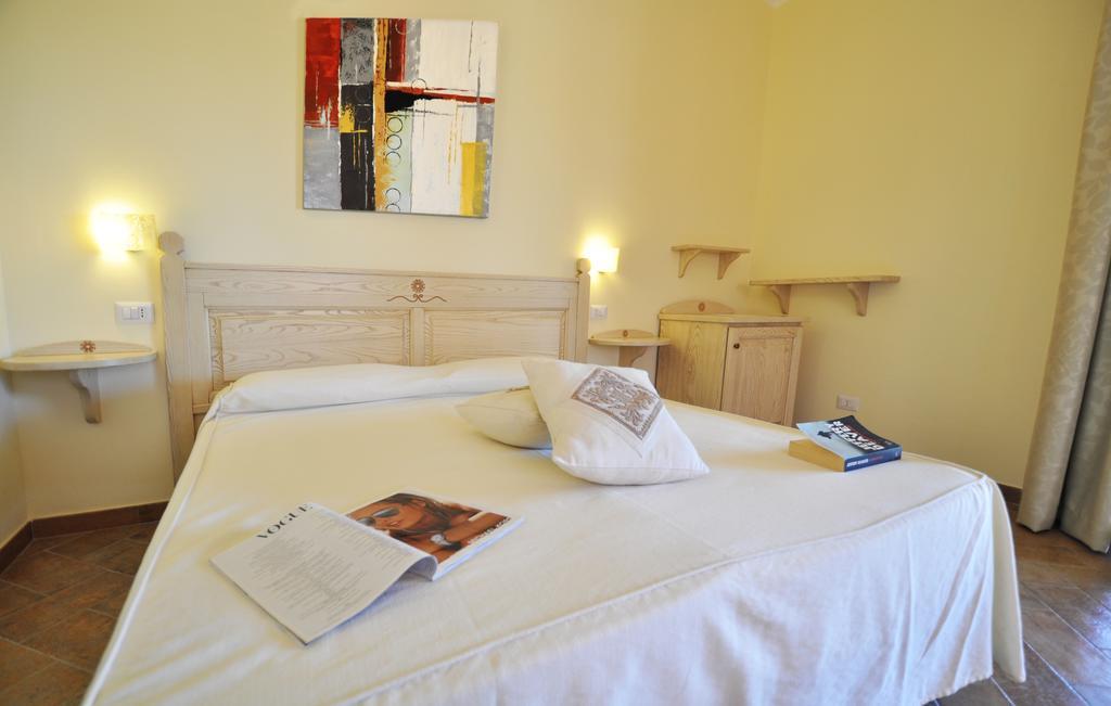 Affittacamere B&B La Villa Dei Graniti วิลลัสซีมีอุส ห้อง รูปภาพ