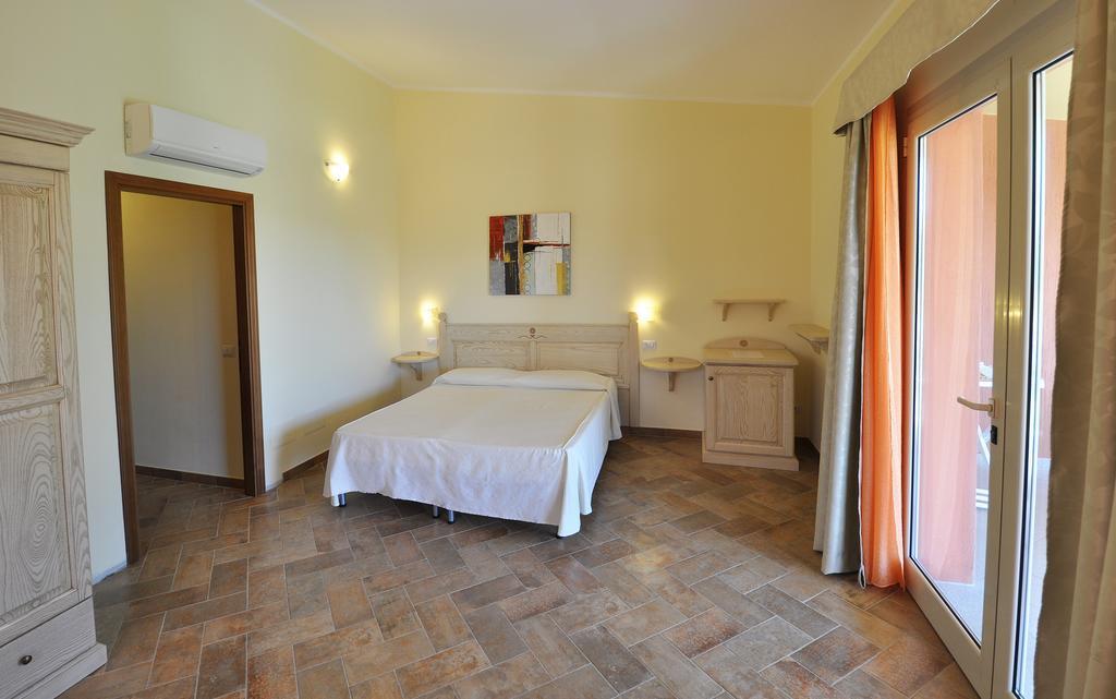Affittacamere B&B La Villa Dei Graniti วิลลัสซีมีอุส ห้อง รูปภาพ