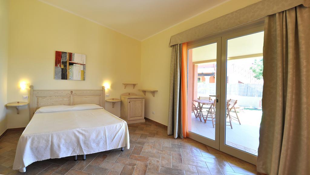 Affittacamere B&B La Villa Dei Graniti วิลลัสซีมีอุส ห้อง รูปภาพ