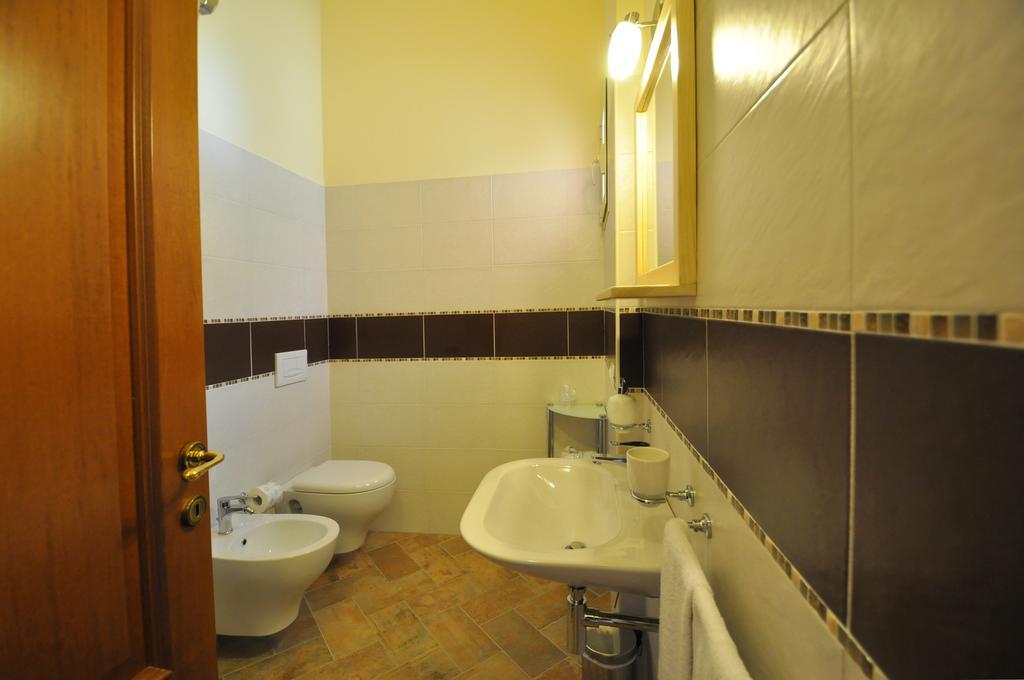 Affittacamere B&B La Villa Dei Graniti วิลลัสซีมีอุส ห้อง รูปภาพ
