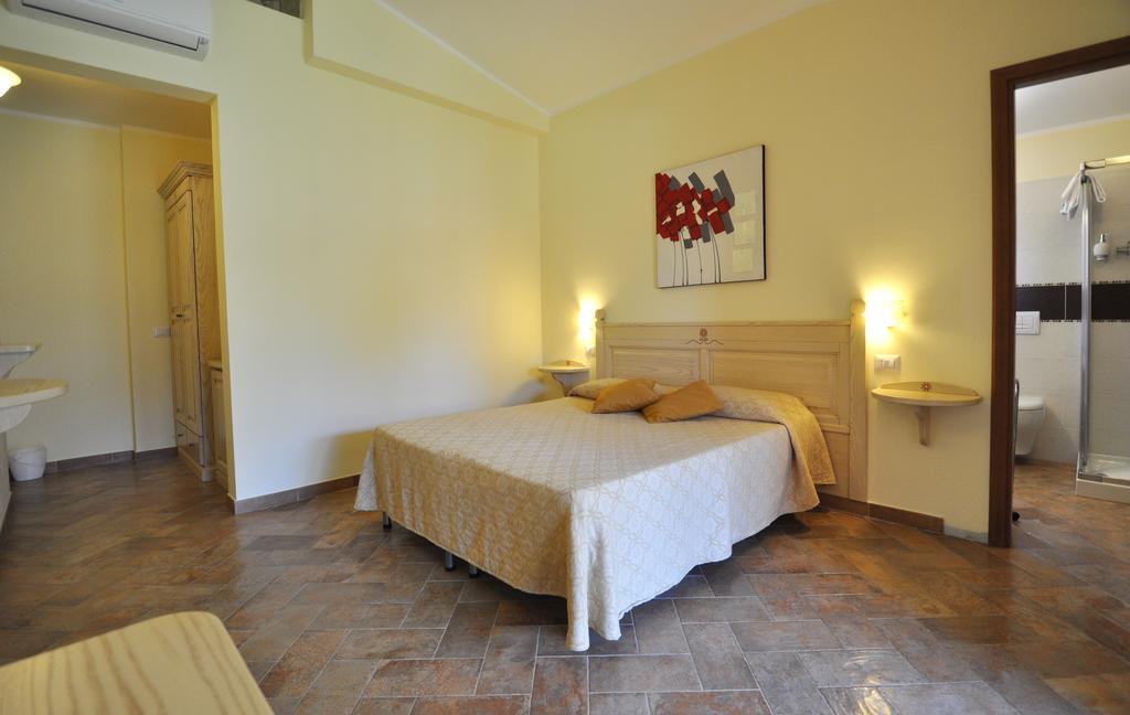 Affittacamere B&B La Villa Dei Graniti วิลลัสซีมีอุส ห้อง รูปภาพ