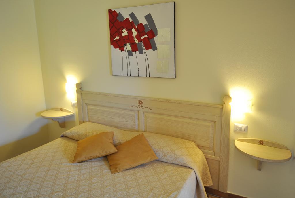 Affittacamere B&B La Villa Dei Graniti วิลลัสซีมีอุส ห้อง รูปภาพ
