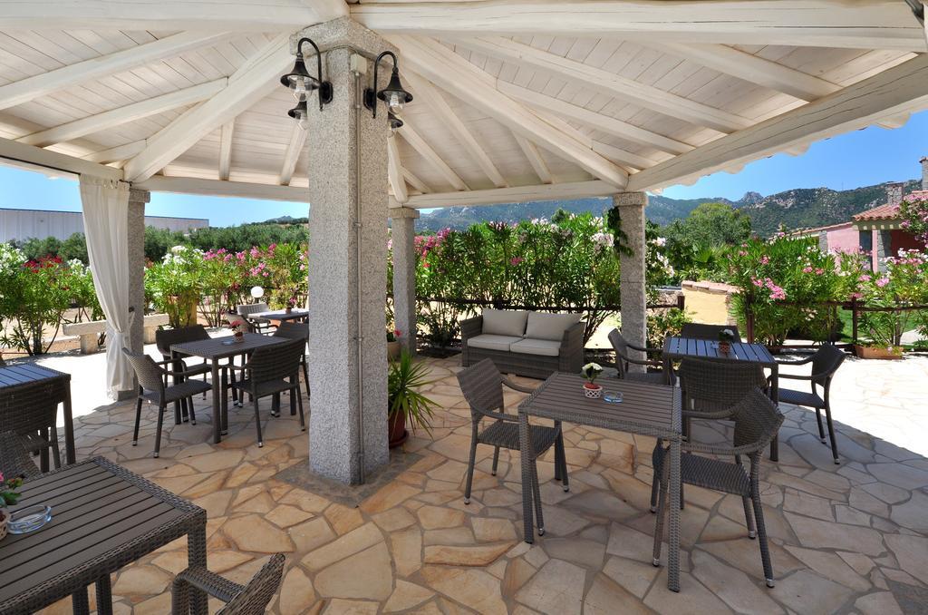 Affittacamere B&B La Villa Dei Graniti วิลลัสซีมีอุส ภายนอก รูปภาพ