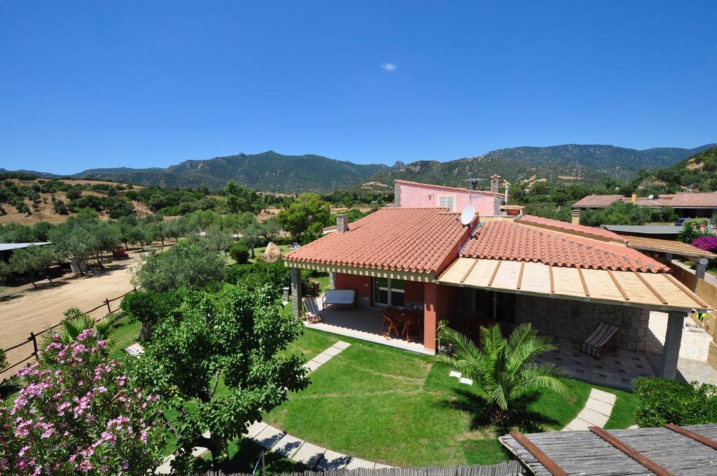 Affittacamere B&B La Villa Dei Graniti วิลลัสซีมีอุส ภายนอก รูปภาพ