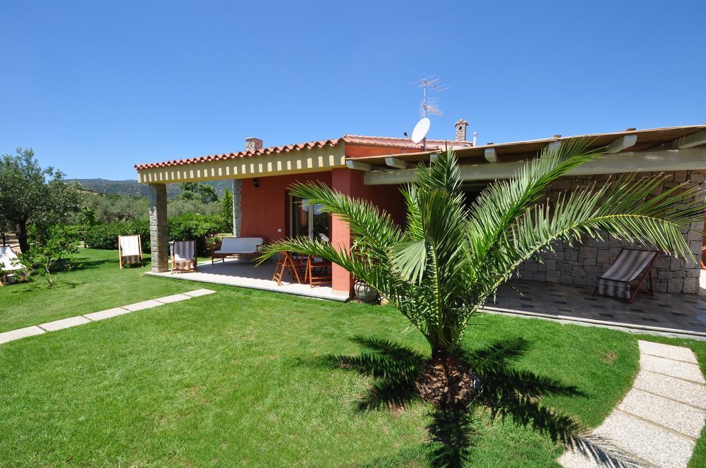 Affittacamere B&B La Villa Dei Graniti วิลลัสซีมีอุส ภายนอก รูปภาพ
