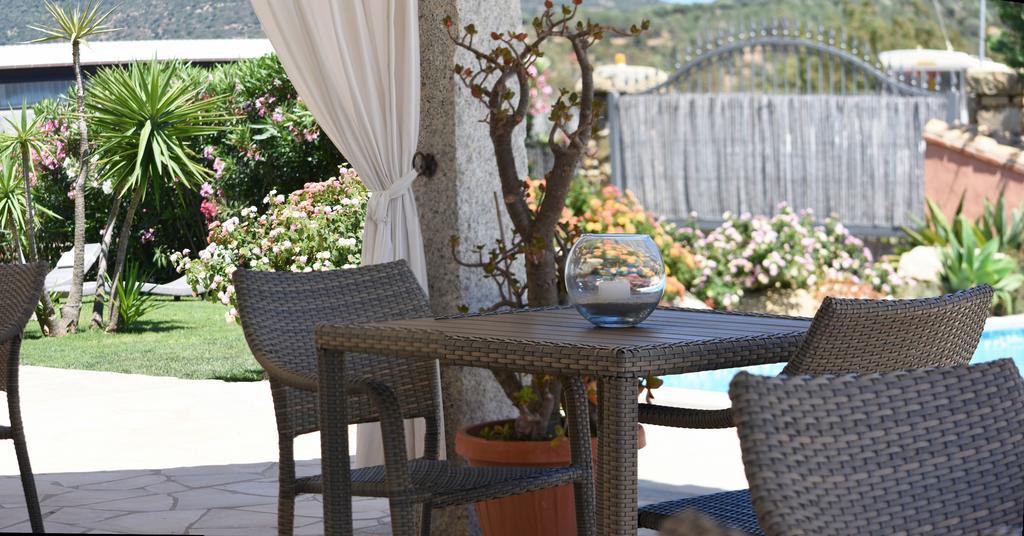 Affittacamere B&B La Villa Dei Graniti วิลลัสซีมีอุส ภายนอก รูปภาพ