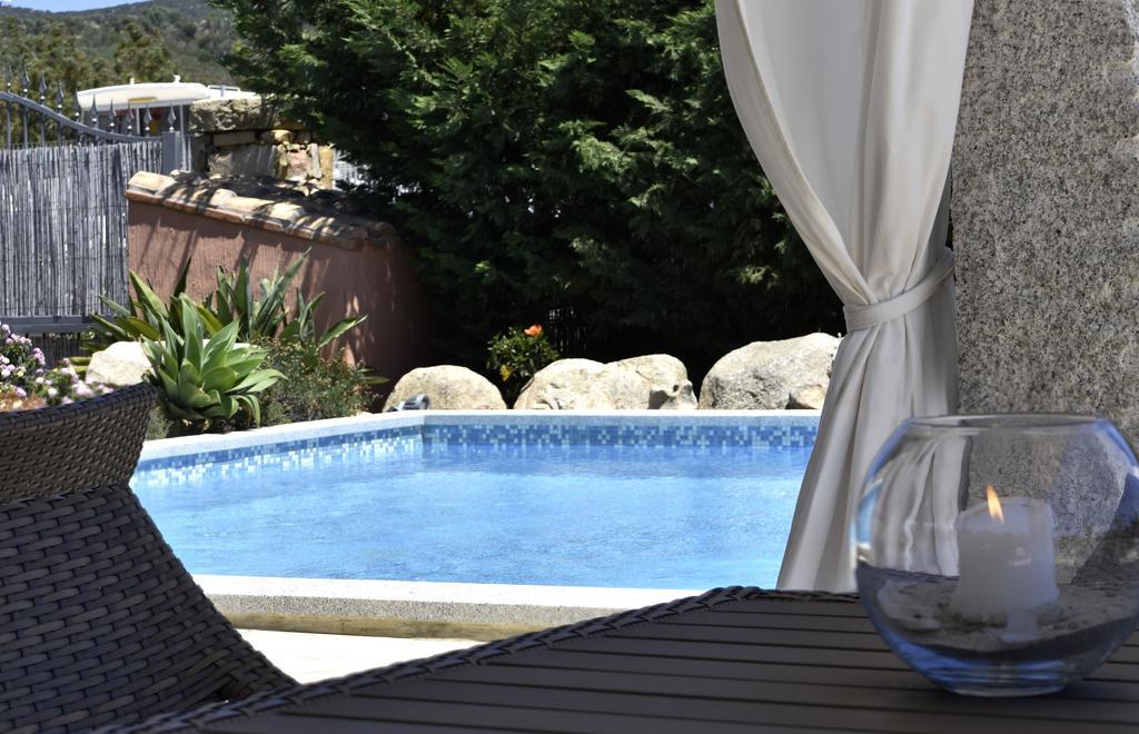 Affittacamere B&B La Villa Dei Graniti วิลลัสซีมีอุส ภายนอก รูปภาพ