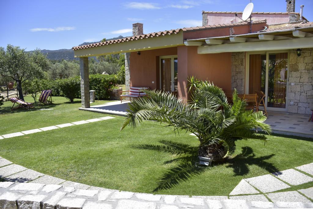 Affittacamere B&B La Villa Dei Graniti วิลลัสซีมีอุส ภายนอก รูปภาพ