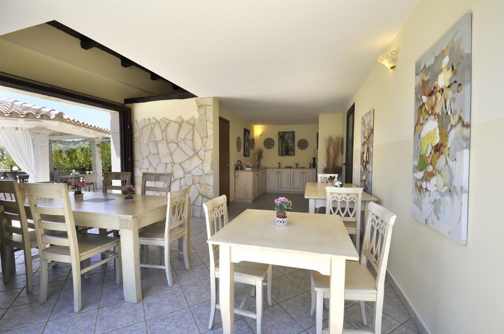 Affittacamere B&B La Villa Dei Graniti วิลลัสซีมีอุส ภายนอก รูปภาพ
